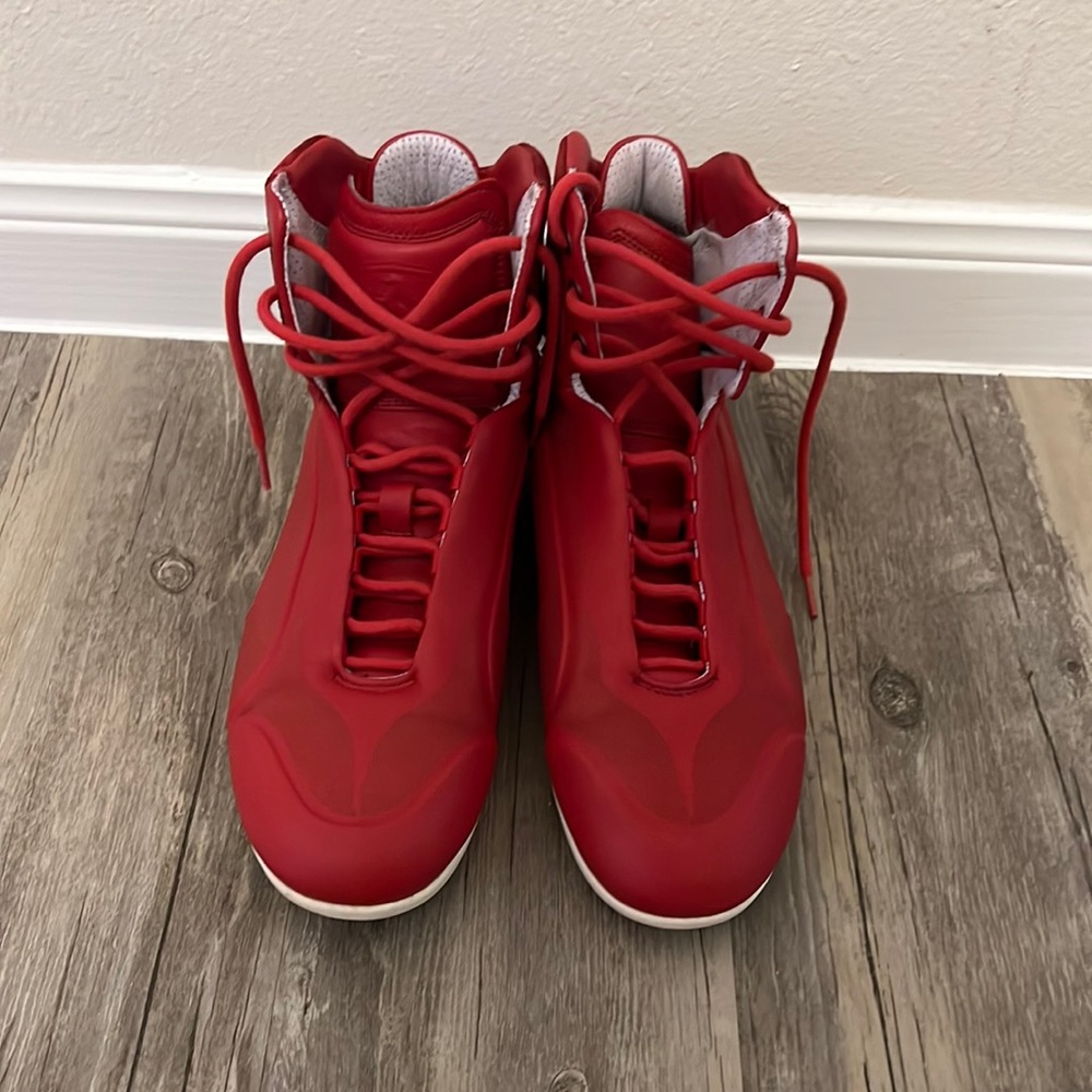 Red Ferrari Puma, size 8 in Men